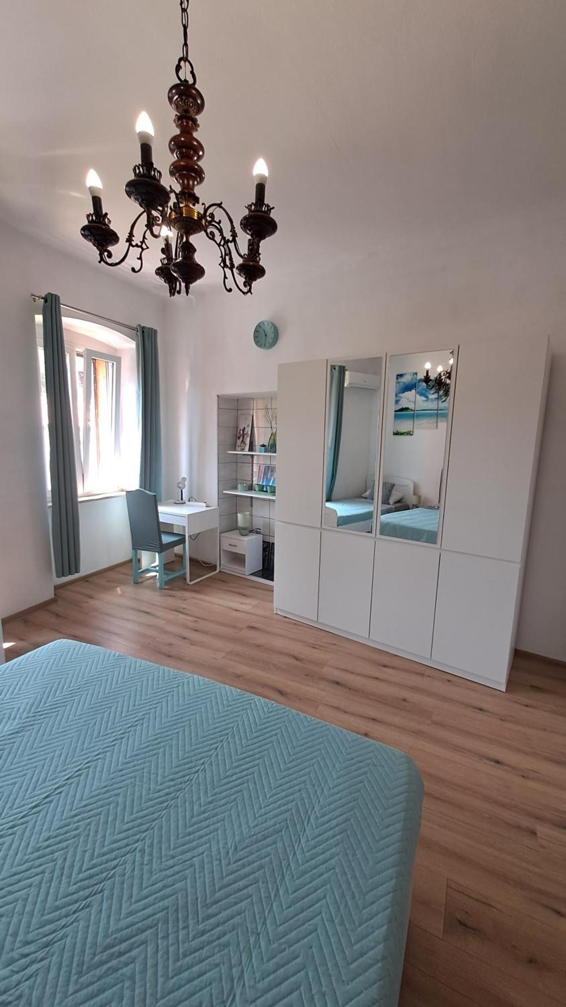 Red Blue With Private Parking And Gray Blue Appartement