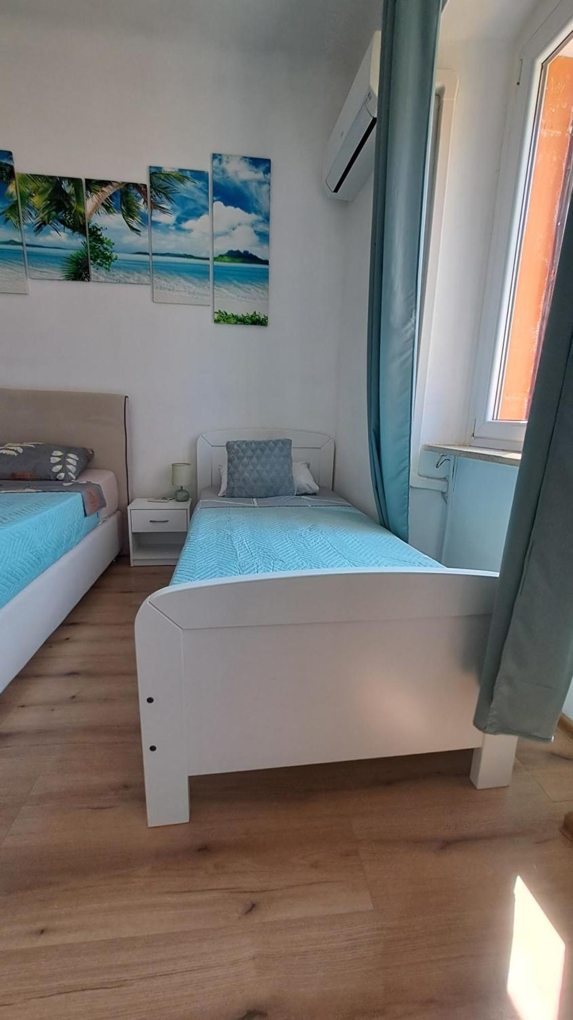 Appartement Red Blue With Private Parking And Gray Blue *